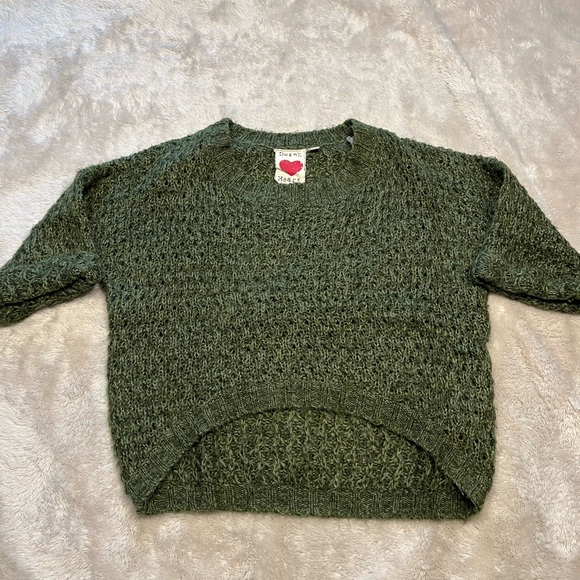 Women’s Olive Green short sleeve cropped sweater by Derek Heart - Picture 1 of 4